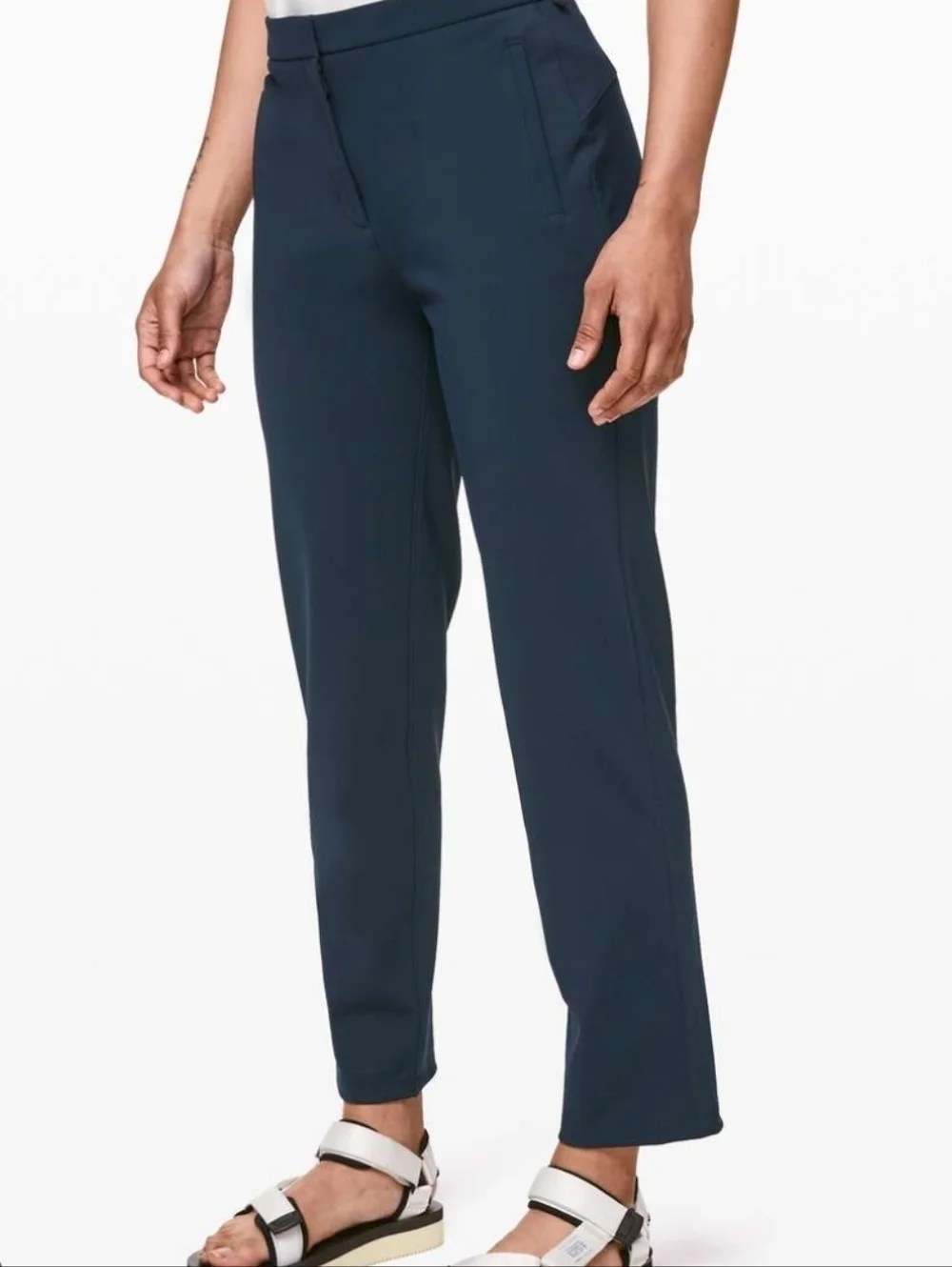 LULULEMON On The Move Pant In Navy SZ 8 - Picture 1 of 12